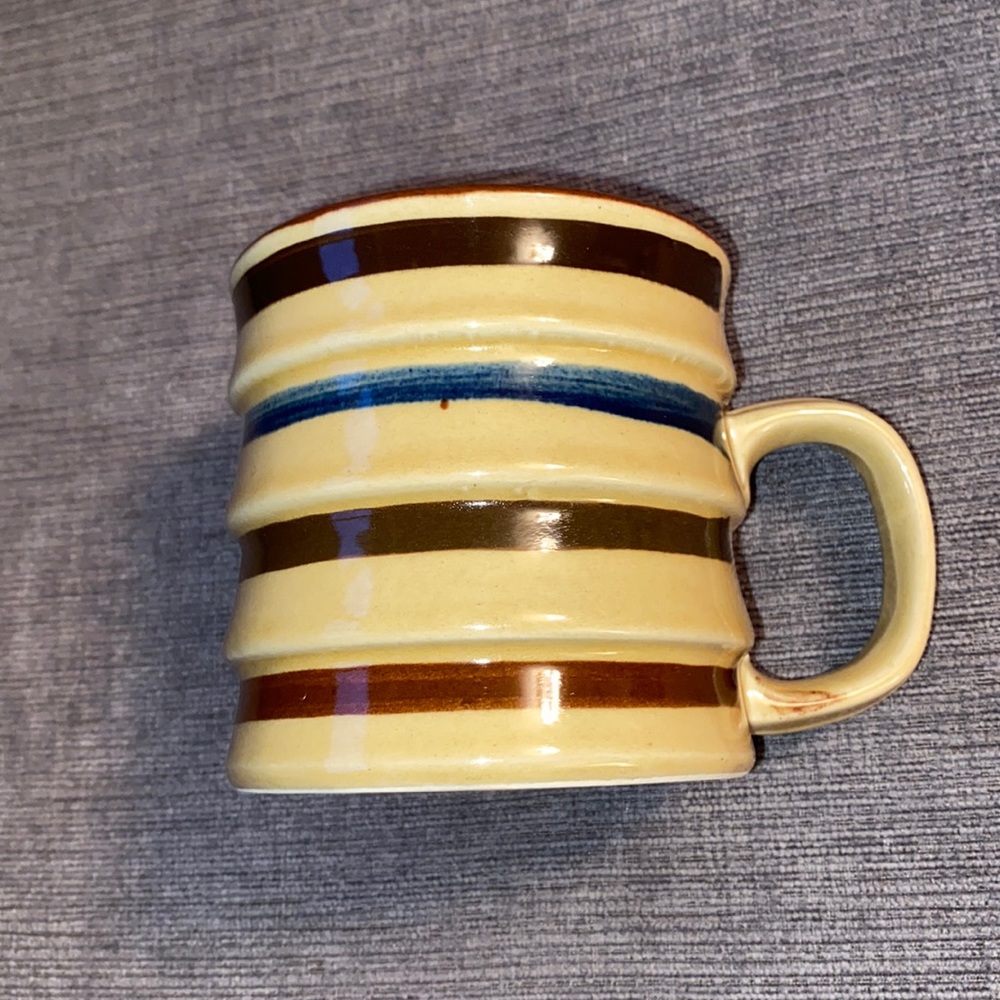 Vtg pottery coffee mug from Korea with ridges
